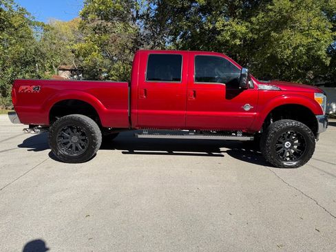 Used 2014 Ford F250 Lariat w/ Chrome Package image 19