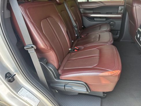 Used 2024 Ford Expedition Limited RWD image 13