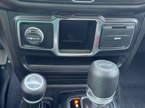 Certified 2022 Jeep Wrangler Sport AWD/4WD image 33