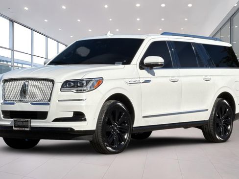 Used 2023 Lincoln Navigator L Reserve AWD/4WD image 8