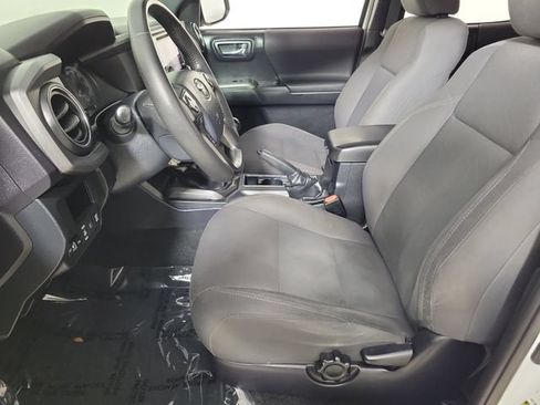 Used 2019 Toyota Tacoma TRD Off-Road AWD/4WD image 19