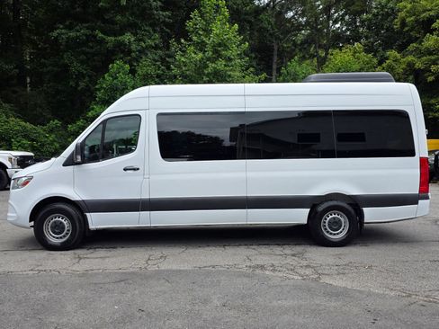 Used 2021 Mercedes-Benz Sprinter 2500 image 3
