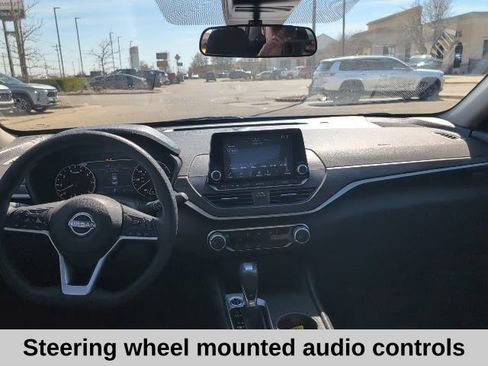 Used 2025 Nissan Altima 2.5 SV image 4