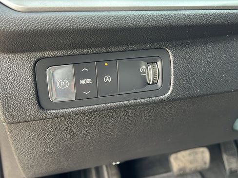 Certified 2024 Chevrolet Traverse LT image 28