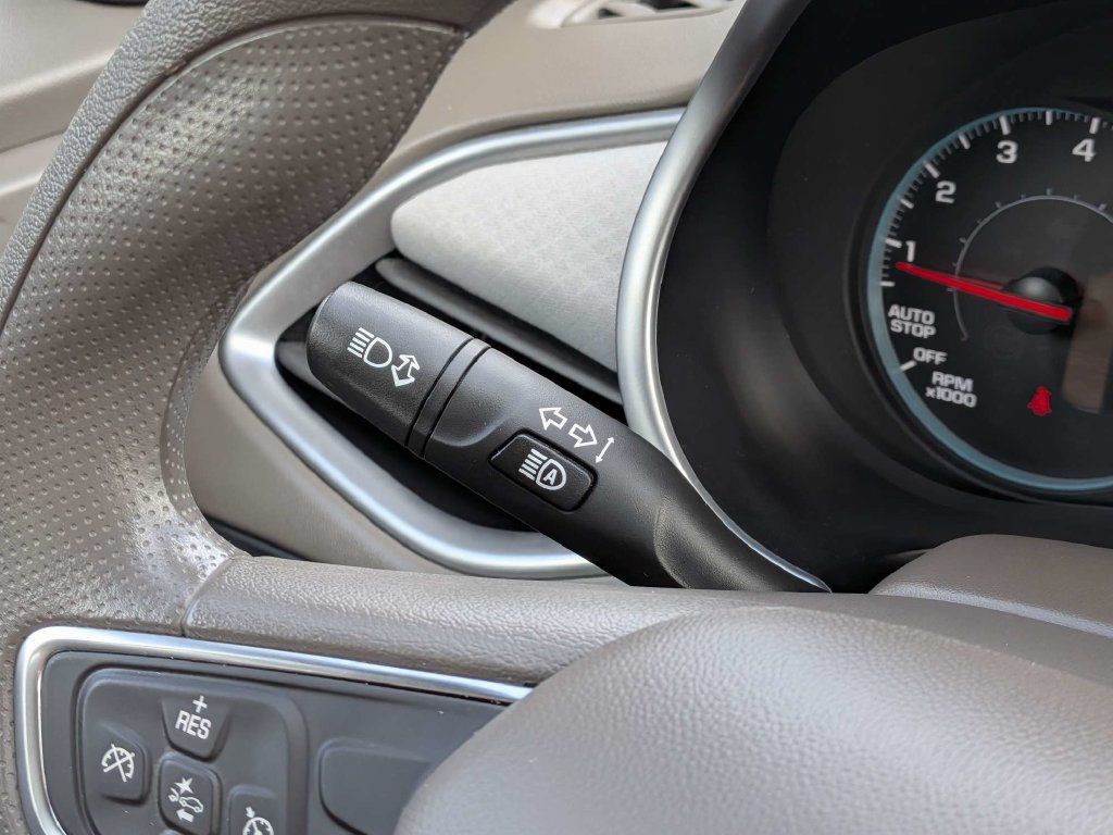 Used 2025 Chevrolet Malibu LT FWD image 22