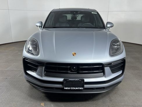 Certified 2025 Porsche Macan image 10