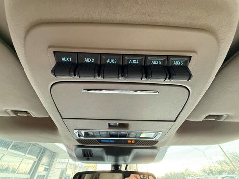 Used 2025 Ford F450 Platinum w/ Platinum Plus Package image 34