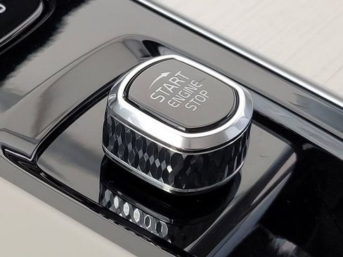 New 2026 Volvo XC60 B5 Ultra w/ Protection Package Premier image 20