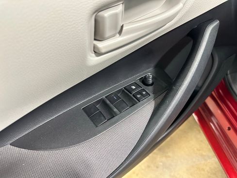 Used 2025 Toyota Corolla LE image 11