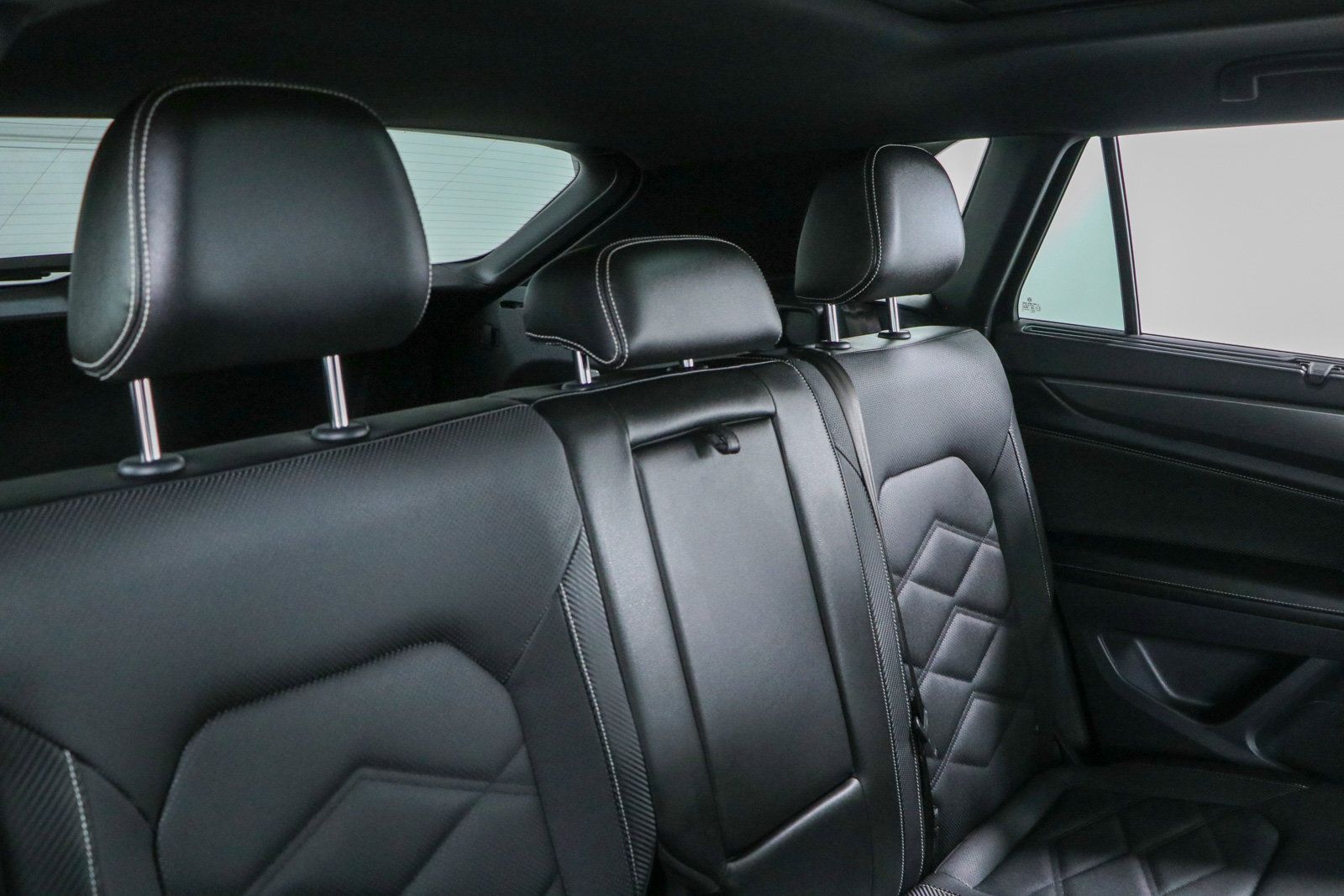 Used 2024 Volkswagen Atlas Cross Sport SE FWD image 28