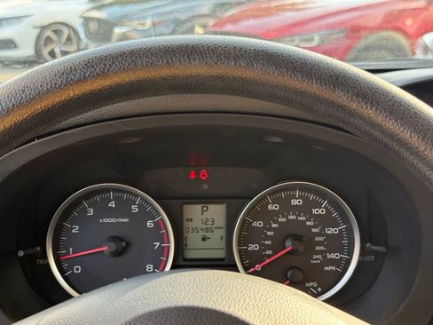 Used 2014 Subaru Forester 2.5i AWD/4WD image 12