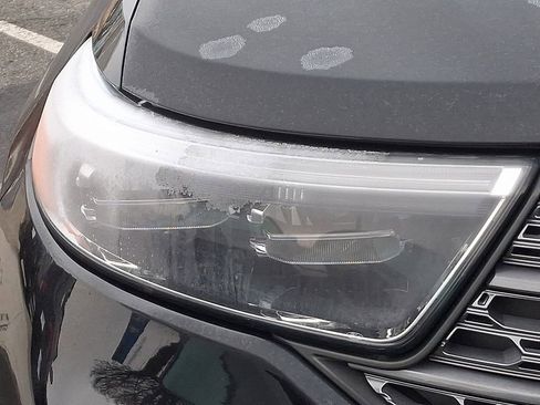 Used 2023 Ford Explorer XLT w/ Equipment Group 202A image 9