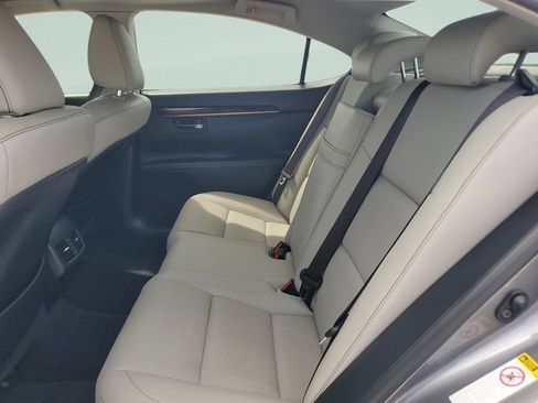 Used 2014 Lexus ES 350 w/ Premium Package FWD image 10