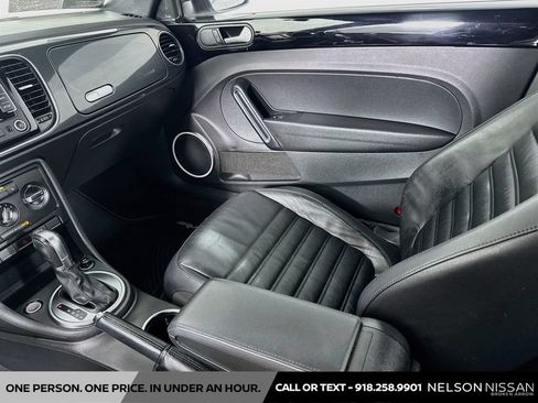 Used 2012 Volkswagen Beetle 2.0T FWD image 22
