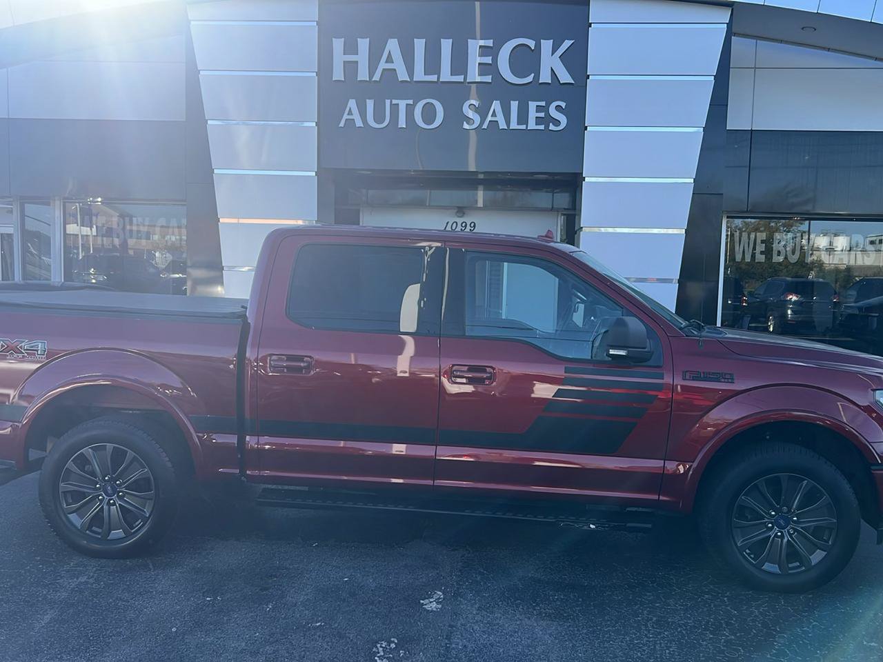 Used 2018 Ford F150 XLT w/ Equipment Group 302A Luxury AWD/4WD image 1