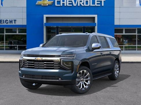 New 2025 Chevrolet Suburban Premier image 6