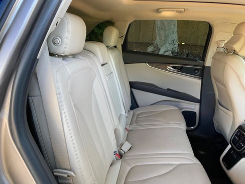Used 2019 Lincoln Nautilus Reserve FWD image 39