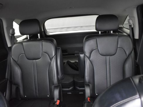 Used 2021 Kia Sorento S image 22