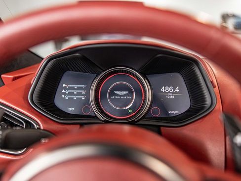 Used 2022 Aston Martin DB11 Volante image 23