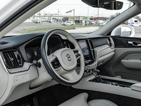 Used 2021 Volvo XC60 T5 Inscription w/ Advanced Package FWD image 3
