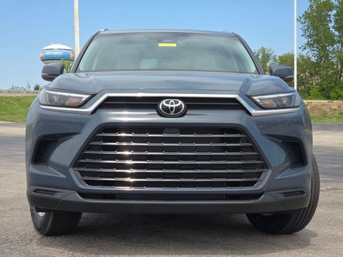 New 2026 Toyota Grand Highlander AWD image 3