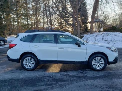 Used 2018 Subaru Outback 2.5i image 2