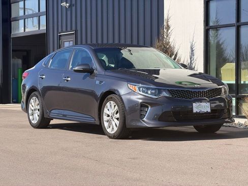 Used 2018 Kia Optima S image 4