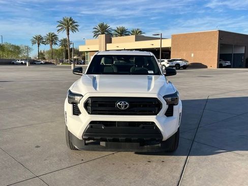 Used 2024 Toyota Tacoma SR image 3