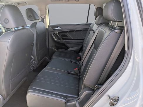 Certified 2024 Volkswagen Tiguan SE image 14