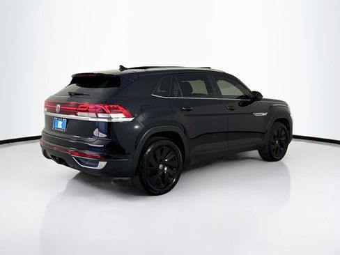 Used 2025 Volkswagen Atlas Cross Sport SE FWD image 7