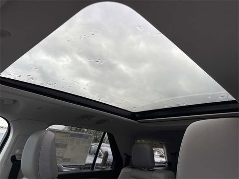 New 2026 Ford Explorer Active w/ Active Comfort Package image 24