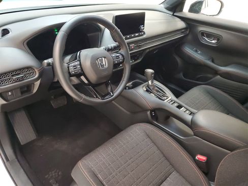 Certified 2025 Honda HR-V Sport image 2