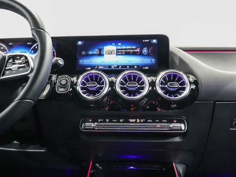 Certified 2022 Mercedes-Benz GLA 250 4MATIC image 14