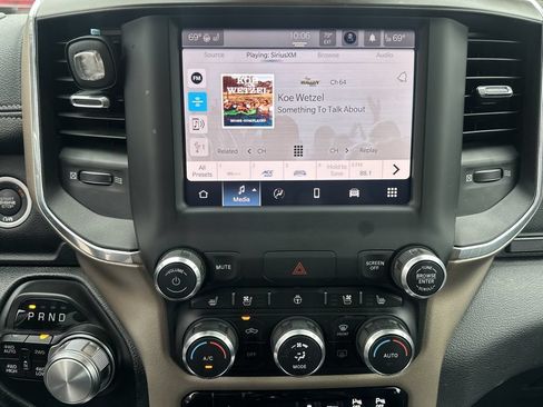 Used 2022 RAM 1500 Laramie AWD/4WD image 28