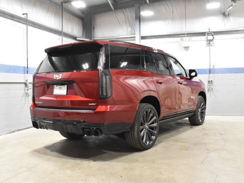 Certified 2026 Cadillac Escalade V AWD/4WD image 32