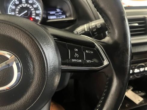 Used 2018 MAZDA MAZDA3 Touring FWD image 26