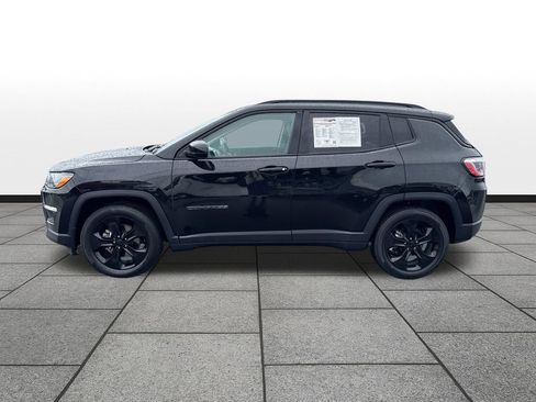 Used 2021 Jeep Compass Latitude FWD image 2