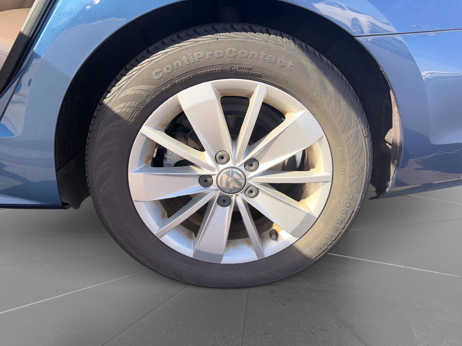 Used 2015 Volkswagen Jetta SE FWD image 6