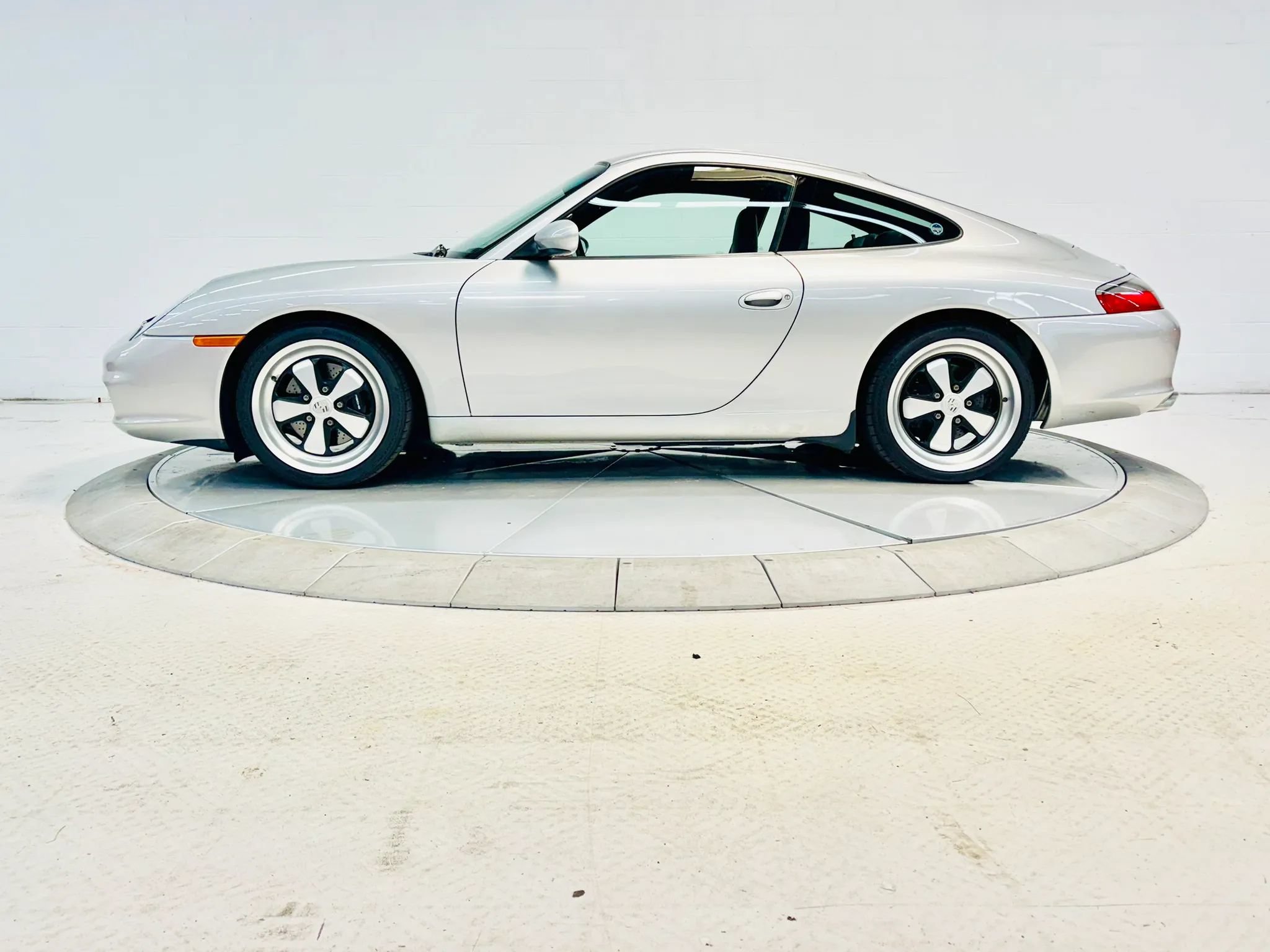 Used 2002 Porsche 911 GT3 RS image 2