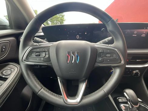 Used 2025 Buick Encore GX Preferred AWD/4WD image 30