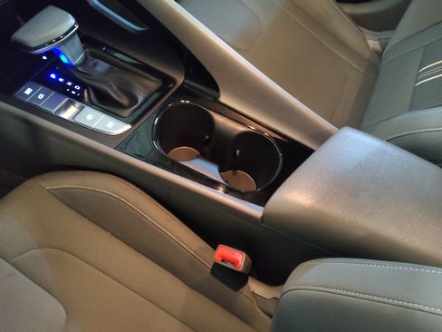 Used 2025 Hyundai Elantra SEL image 26