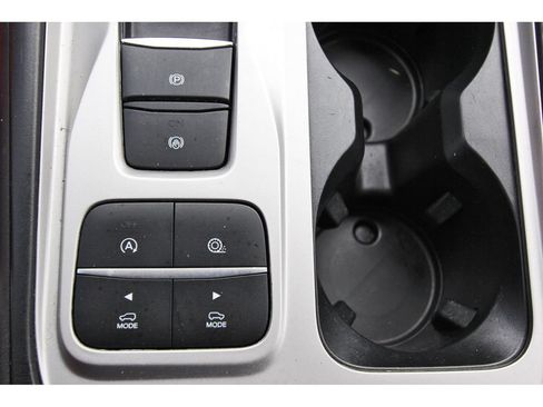 Used 2023 Ford Explorer XLT RWD image 32