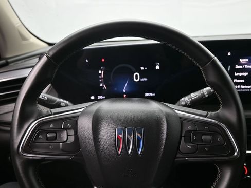 Used 2025 Buick Encore GX Preferred AWD/4WD image 12