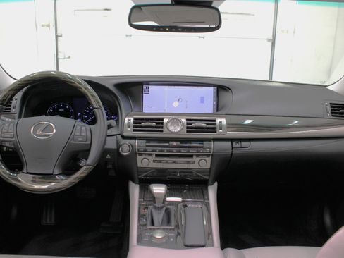 Used 2016 Lexus LS 460 image 53