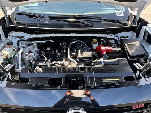 Certified 2025 Nissan Kicks SR image 28