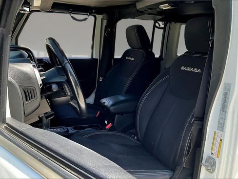 Used 2016 Jeep Wrangler Unlimited Sahara AWD/4WD image 18