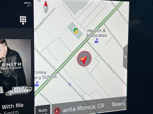 Used 2023 Kia Telluride LX image 19