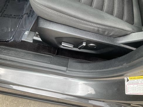 Used 2019 Ford Fusion SE image 11