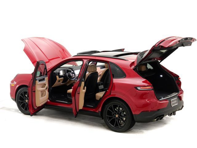 Certified 2026 Porsche Cayenne AWD/4WD image 28