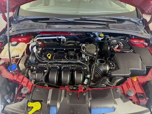 Used 2013 Ford Focus SE w/ SE Winter Pkg FWD image 29